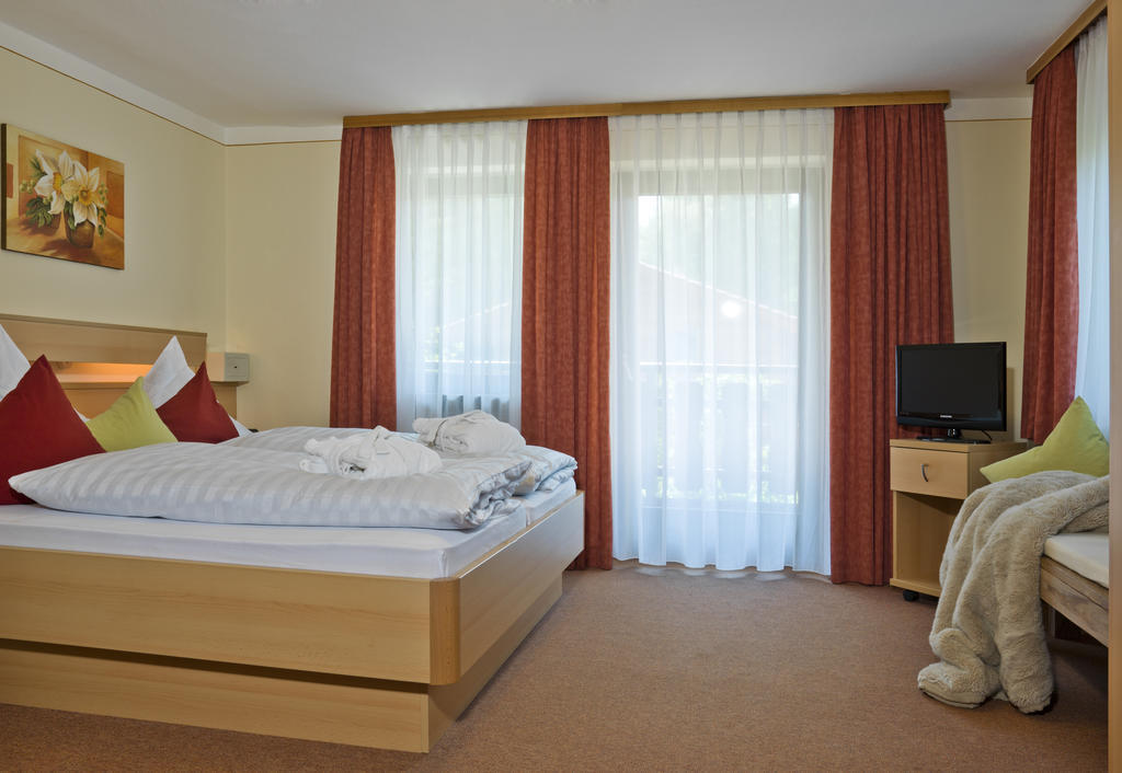Hotel Garni Vier Jahreszeiten Bad Fussing Bilik gambar